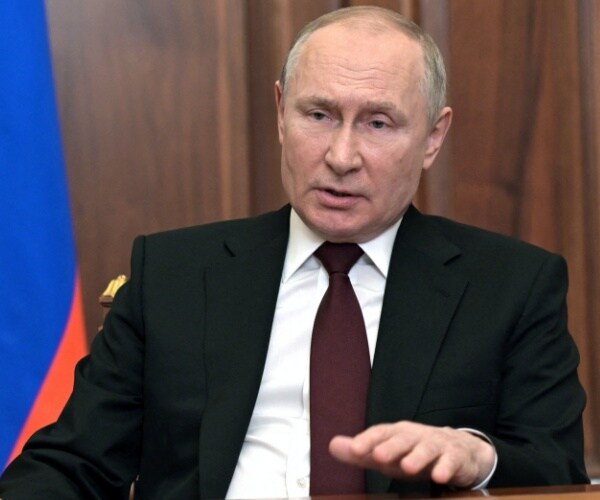 Navalny Calls on Russians to Protest 'Obviously Insane Czar' Putin