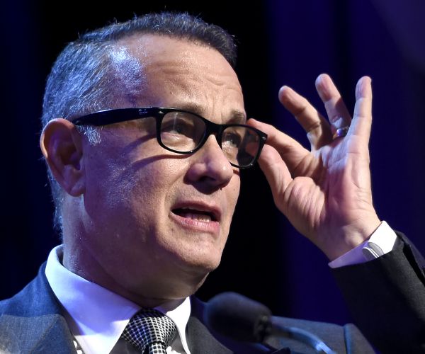 Tom Hanks' Coffee Maker Reporters' Gift a Nice Jolt for WH Press Corps