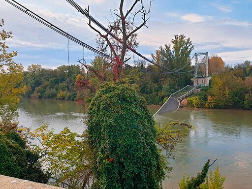 Bridge Collapses in Southwest France; 1 Dead, 1 Missing
