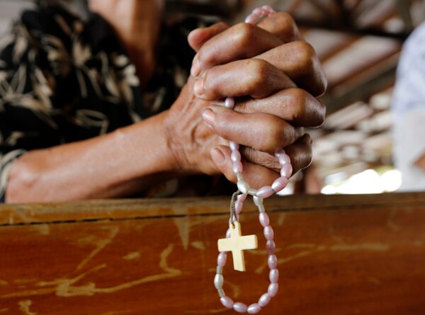 Typhoon Hagupit Heads for Philippines as Hundreds of Thousands Flee