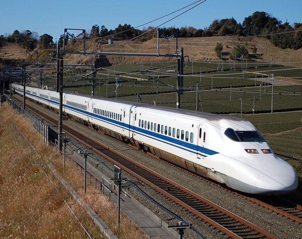 Police: Man Injures 6 in Attack on Swiss Train