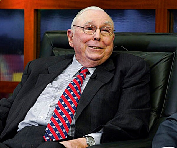 Berkshire's Munger Praises Chinese Companies, Won't Buy or Short Tesla