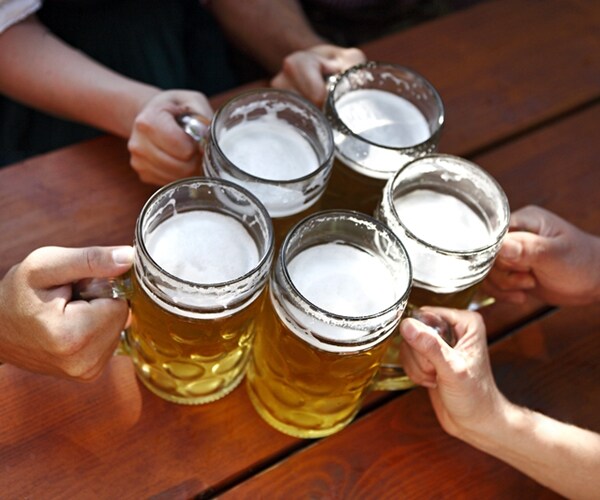 Molson CEO Says Drinking at Bars Might Never Recover Post COVID