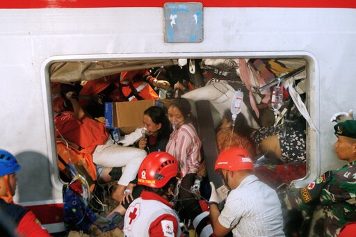 Deaths in Indonesia Train Crash Climb to 14