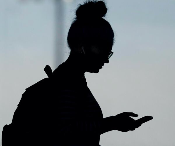 AP-NORC/USAFacts Poll: Social Media a Political News Paradox