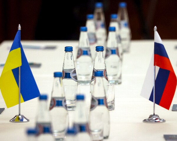 Ukraine Talks Yield No Breakthrough as Russians Close In