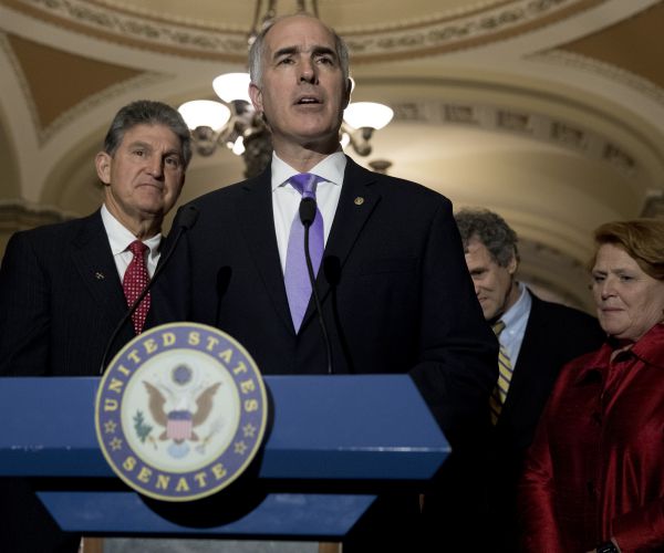 Democratic Senator All for Transparency — Except on Russia Probe