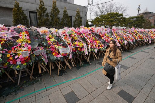 South Koreans Turn Funeral Wreaths, K-pop Light Sticks Into Political Protest Tools