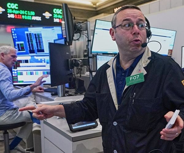Stocks Dip on a Shaky Wall Street With Oil at $107