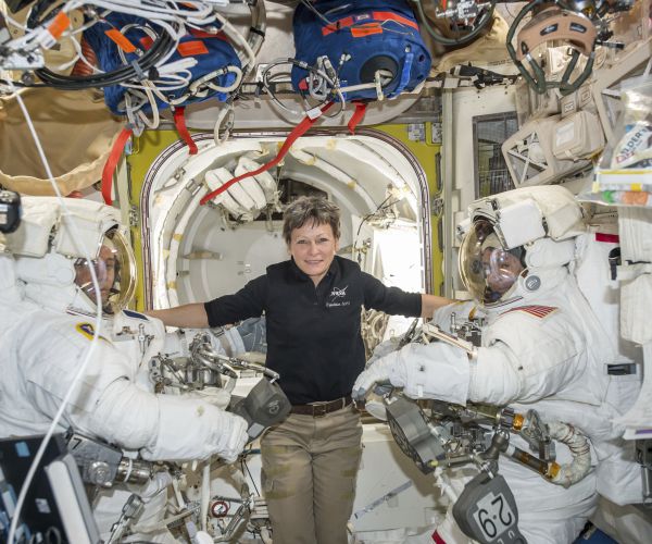 Peggy Whitson Space Station Command Breaks Records