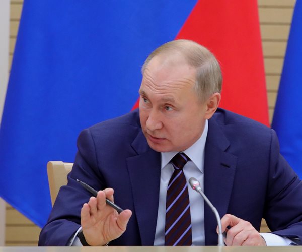 Putin Fast-Tracks Effort to Extend His Rule, New PM Approved
