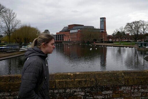 In Britain, 'warm Hubs' Emerge to Beat Soaring Energy Costs