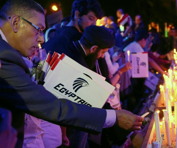 EgyptAir Black Box Search Zone Narrows After Signal Detected
