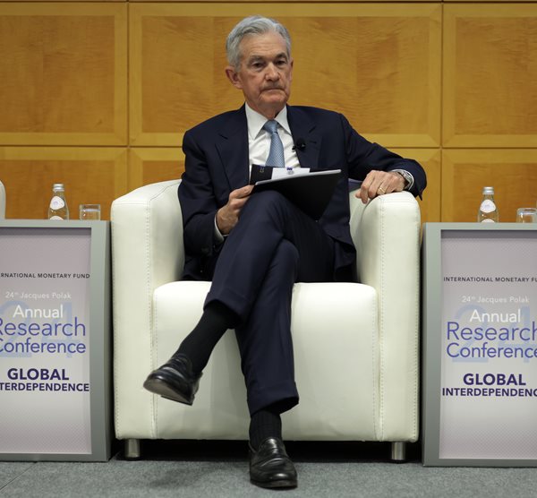 Fed Minutes Anchor Cautious Approach to Rate Hikes