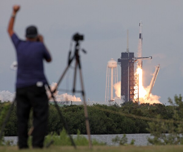 2 Saudis Catch Private SpaceX Flight to Space Station