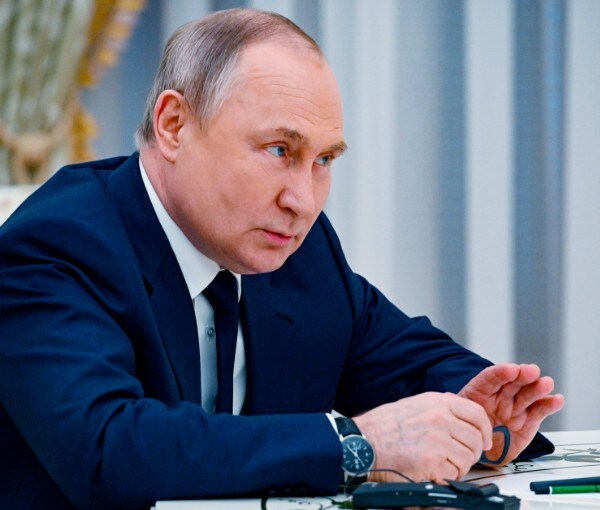 Putin Agrees to UN, Red Cross Help to Evacuate Civilians From Mariupol Steel Plant