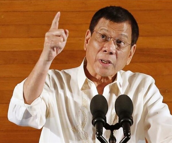 As Philippines' Duterte Starts to Flag, His Daughter Reaches Out to a Marcos