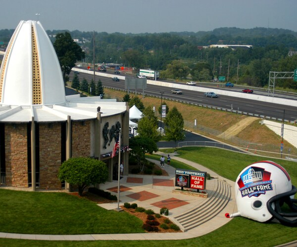 Football Hall of Fame's New Rule: No Show, No Glory