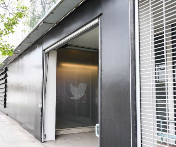 Twitter Staff Exodus Accelerates amid Musk Battle, Whistleblower Complaint