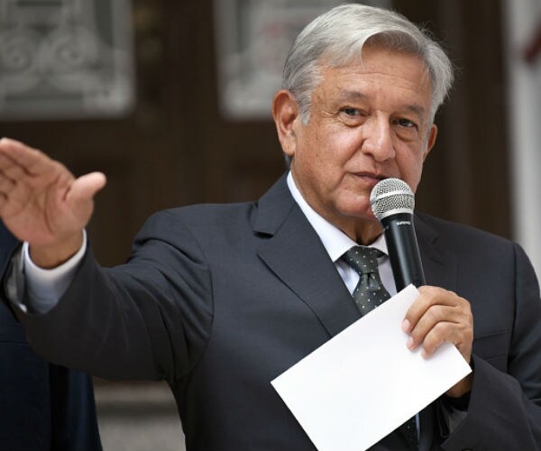 Trump Puts Canada on Hold While Praising Mexican NAFTA Efforts