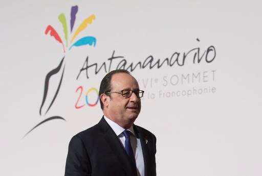 France's Hollande and His Premier Weigh Presidential Bids