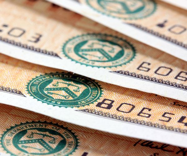 Treasury Yields Dive as October Inflation Cools