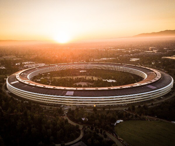 Apple Asks 12,000 Silicon Valley Employees to Work From Home