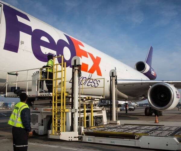 FedEx Profit Rises as Challenges Persist