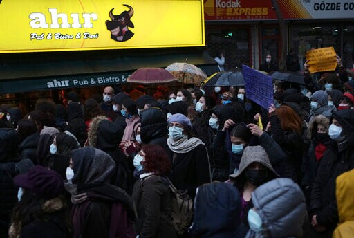 Infections Continue to Climb in Turkey amid Relaxed Measures