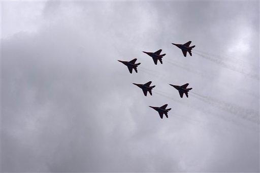 Russian Military Shows off Its Elite Aerobatic Flying Teams