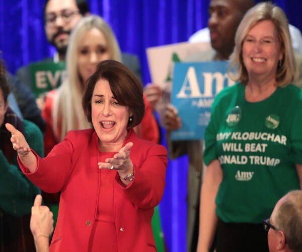 Klobuchar Team Says Iowa Shows a '5-Person Race'