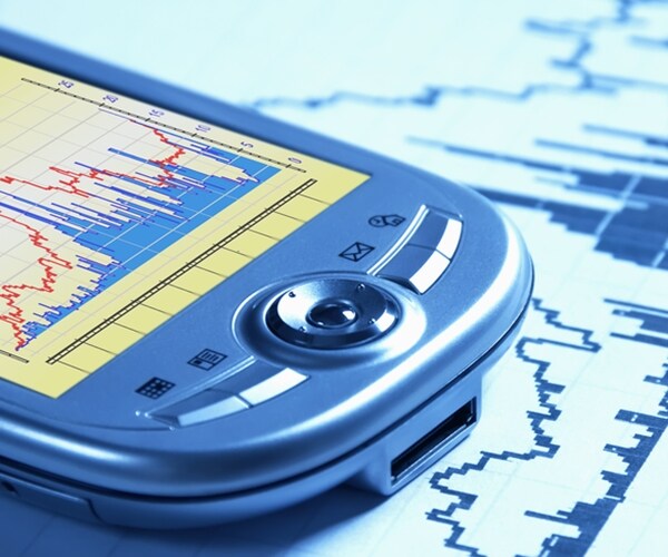 Wedbush Analyst: Stay Calm, Buy Apple, 10 Other Tech Stocks