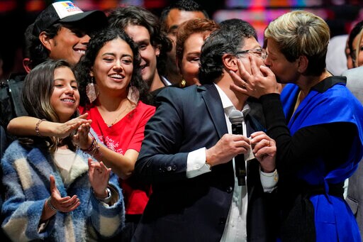 Colombia Picks 1st Leftist President in Tight Runoff Contest