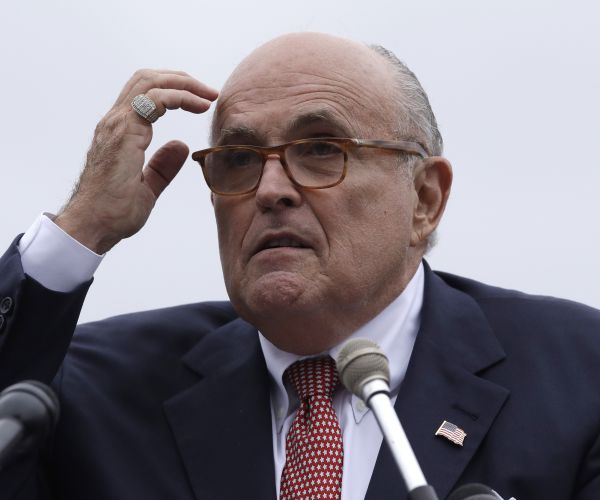 Giuliani on Omarosa's Trump-WikiLeaks Claim: 'I Know She's Lying'