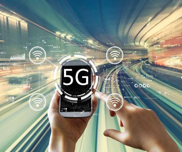 U.S. Airlines Warn 5G Wireless Could Cause Havoc with Flights