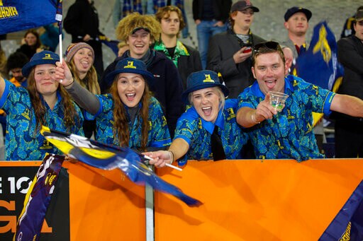 Fans Savor Return of Stadium Sport in Virus-free New Zealand