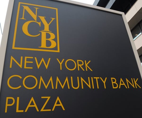 Moody's Cuts NYCB Ratings to Junk