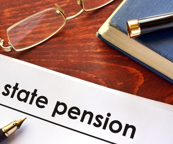 Bloomberg View: Stock Plunge Could Hasten State Pension Collapses