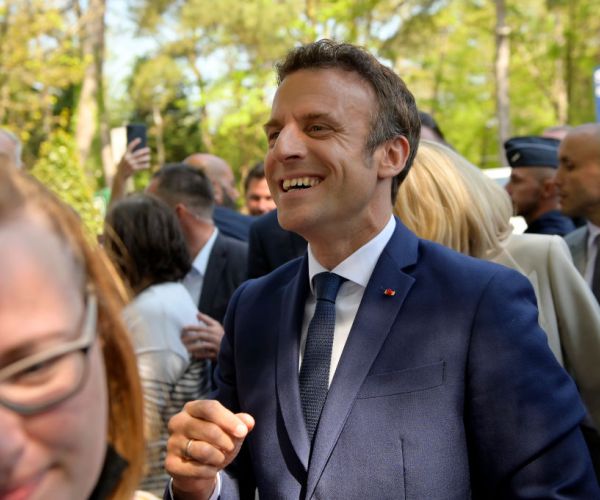 Leaders Quick to Congratulate France's Macron in Relief for Europe