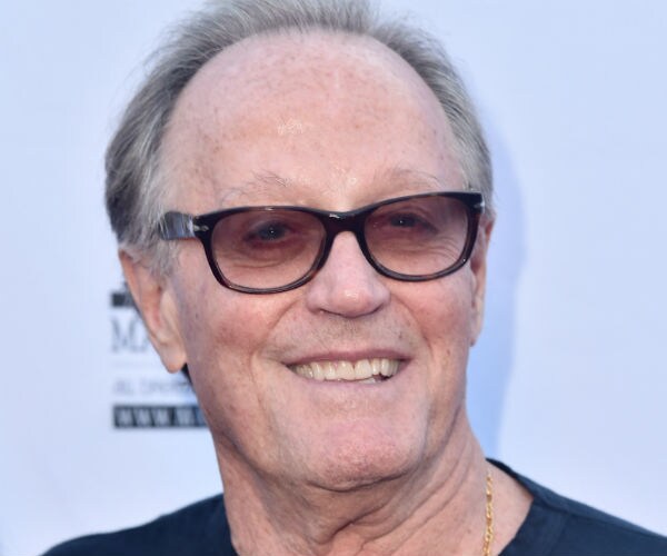 'Easy Rider' Star, Writer Peter Fonda Dead at 79