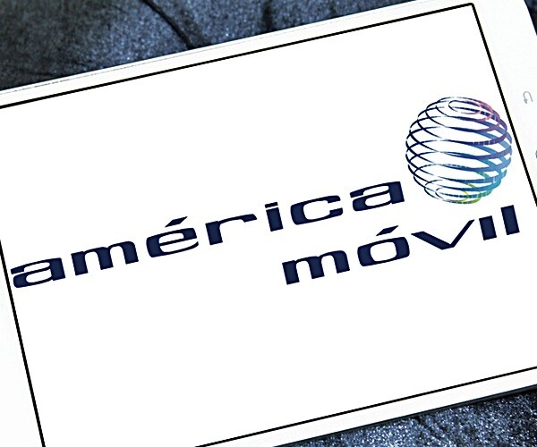 Carlos Slim Boosts Dividends, Buybacks With Mexico Bucking Global Trend