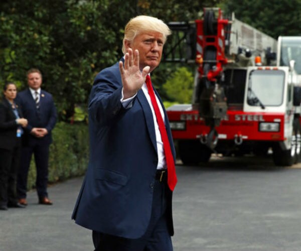 Trump Heads to Cleveland Ahead of Ohio's Primary Tuesday