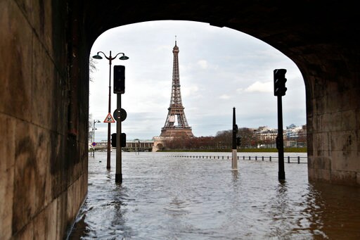 Seine Keeps Rising in Paris as More Rain Hits France