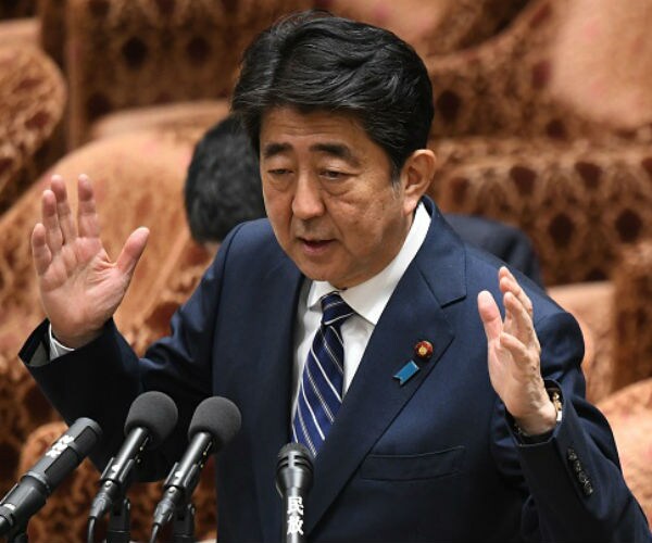 Japan's Abe Hits Back at Trump's Plan to Slap Tariffs on Ally