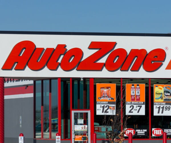 AutoZone Joins Retailers Stifled by US Tax Refund Delays