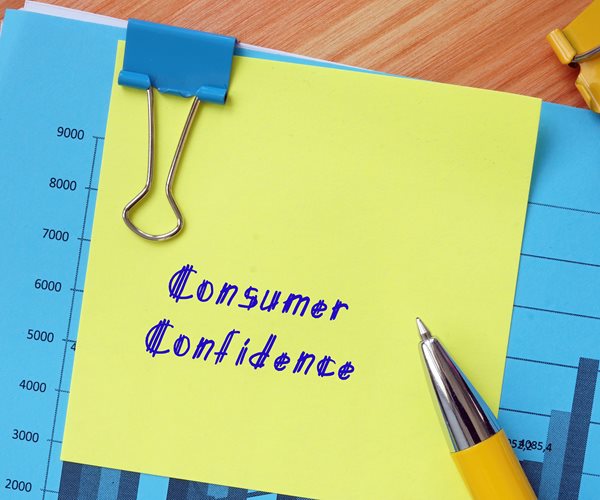 US Consumer Confidence Holds Steady