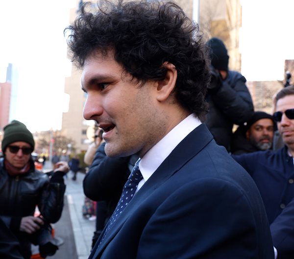 Bankman-Fried's Father, Scaramucci Possible Witnesses