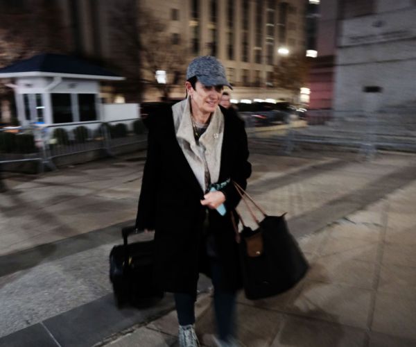 Prosecution Rests in Sex-abuse Trial of Ghislaine Maxwell