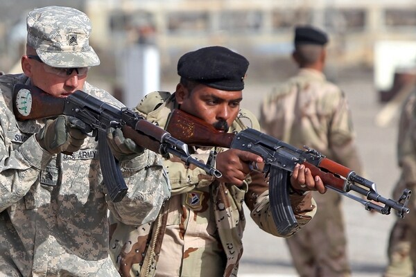 Dempsey: US Eyes New Ways to Aid Iraq Forces