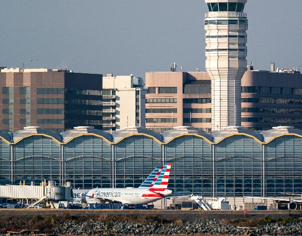 Bomb Threat Halts Flights at Reagan National Airport; No Explosives Found